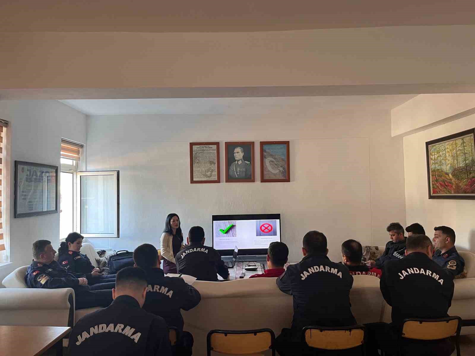 Jandarma personeline iletişim, stres ve öfke yönetimi eğitimi
