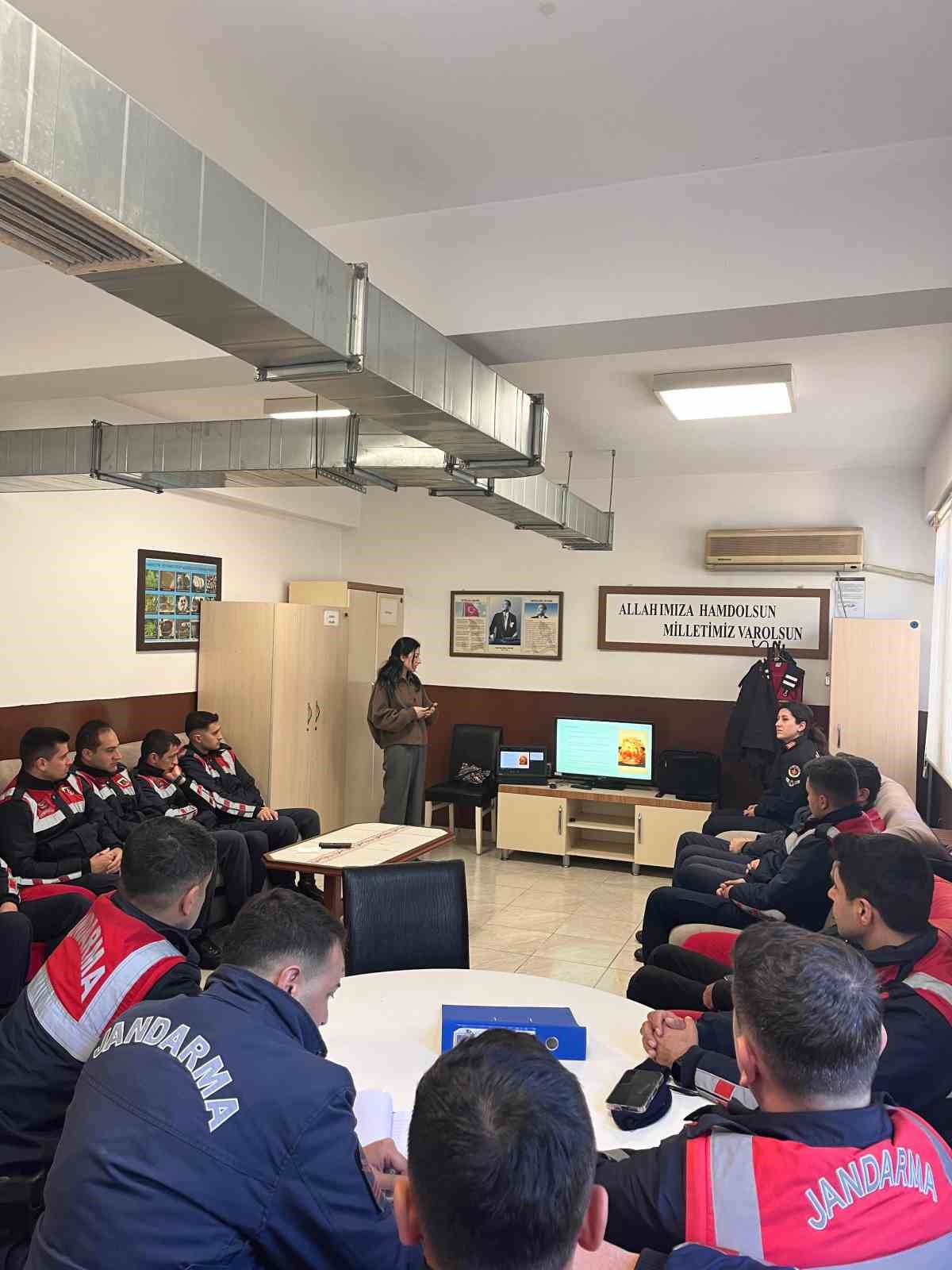 Jandarma personeline iletişim, stres ve öfke yönetimi eğitimi
