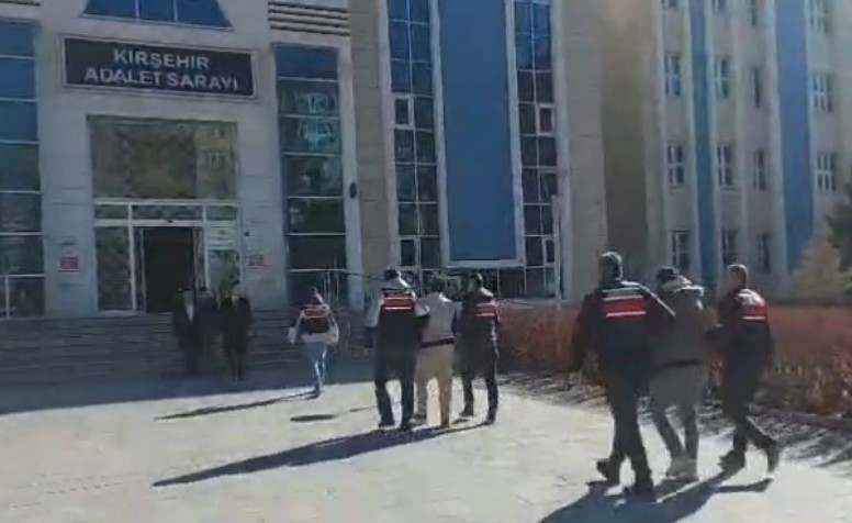 Jandarmadan DEAŞ’a eş zamanlı operasyon
