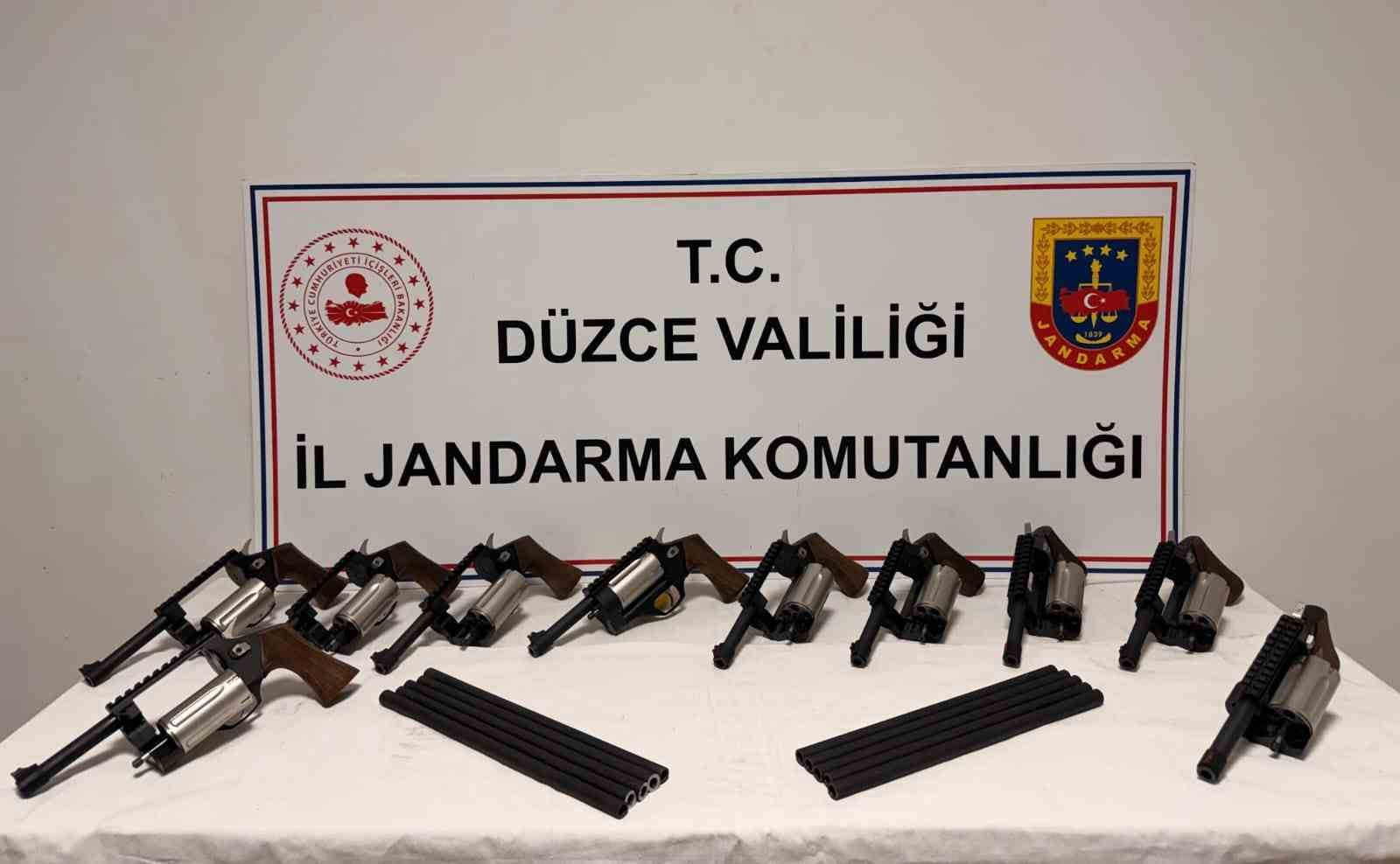 Jandarmadan kaçak silah operasyonu: 2 gözaltı
