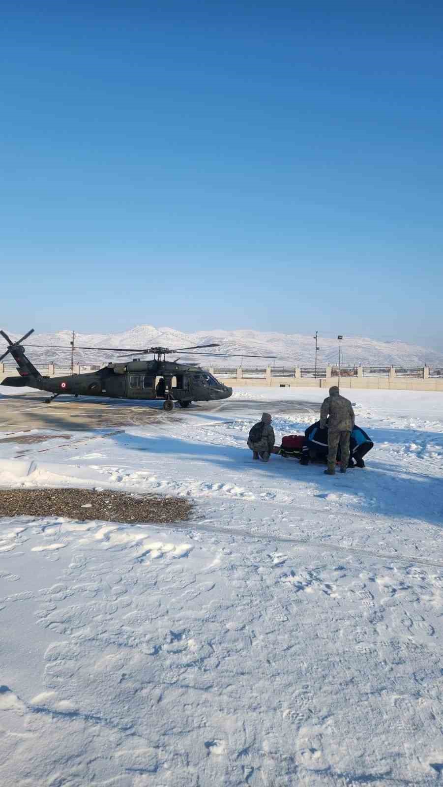 Jandarmadan kar altında filmleri aratmayan kurtarma operasyonu
