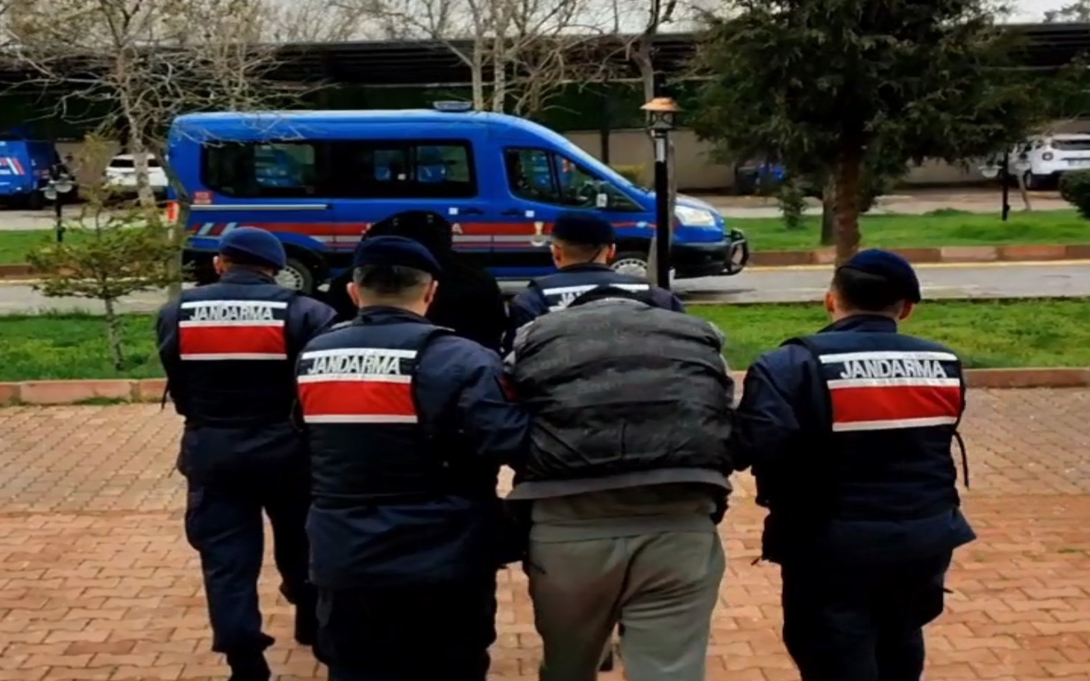 Jandarmadan uyuşturucu operasyonu: 2 tutuklama
