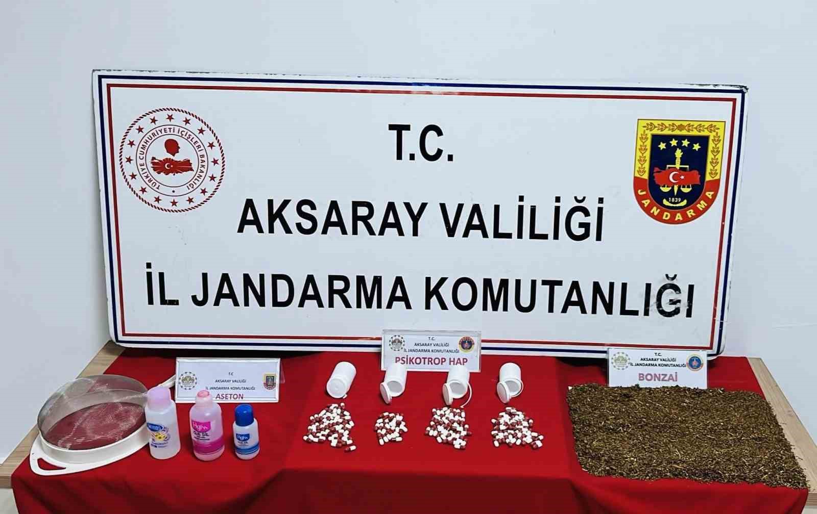 Jandarmadan uyuşturucu tacirine baskın: 1 tutuklama
Jandarmadan uyuşturucu tacirine baskın: 1 tutuklama