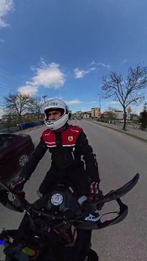 Jandarmanın hızlı refleksi hayat kurtardı
