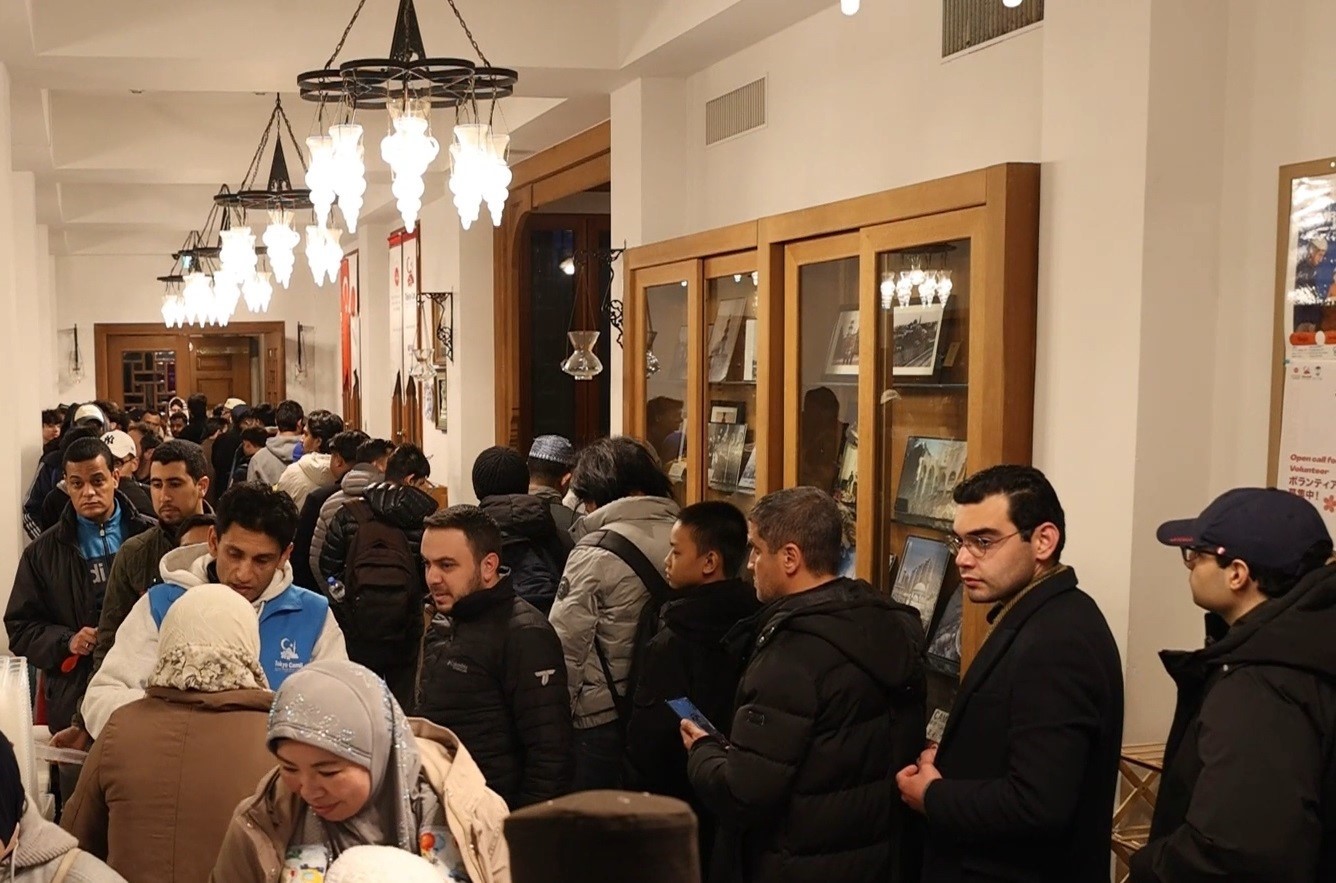 Japonya’daki Tokyo Camii’nde iftar sevinci
