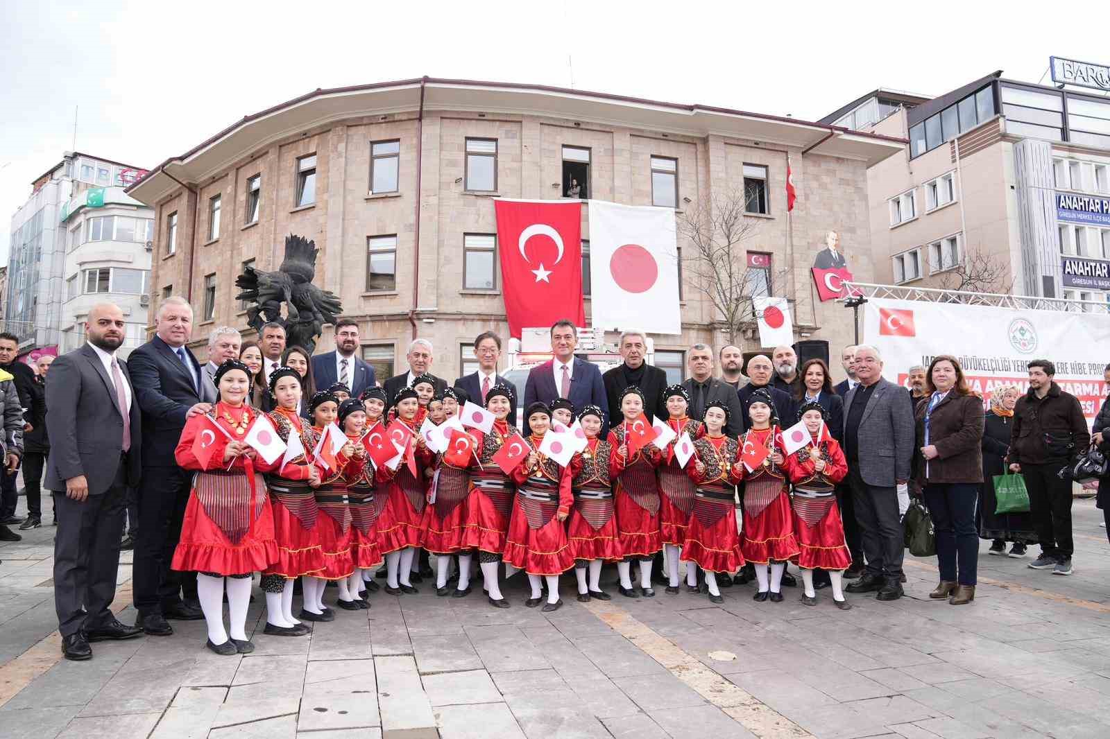 Japonya’dan Giresun Belediyesi’ne kurtarma aracı desteği
Japonya’dan Giresun Belediyesi’ne kurtarma aracı desteği