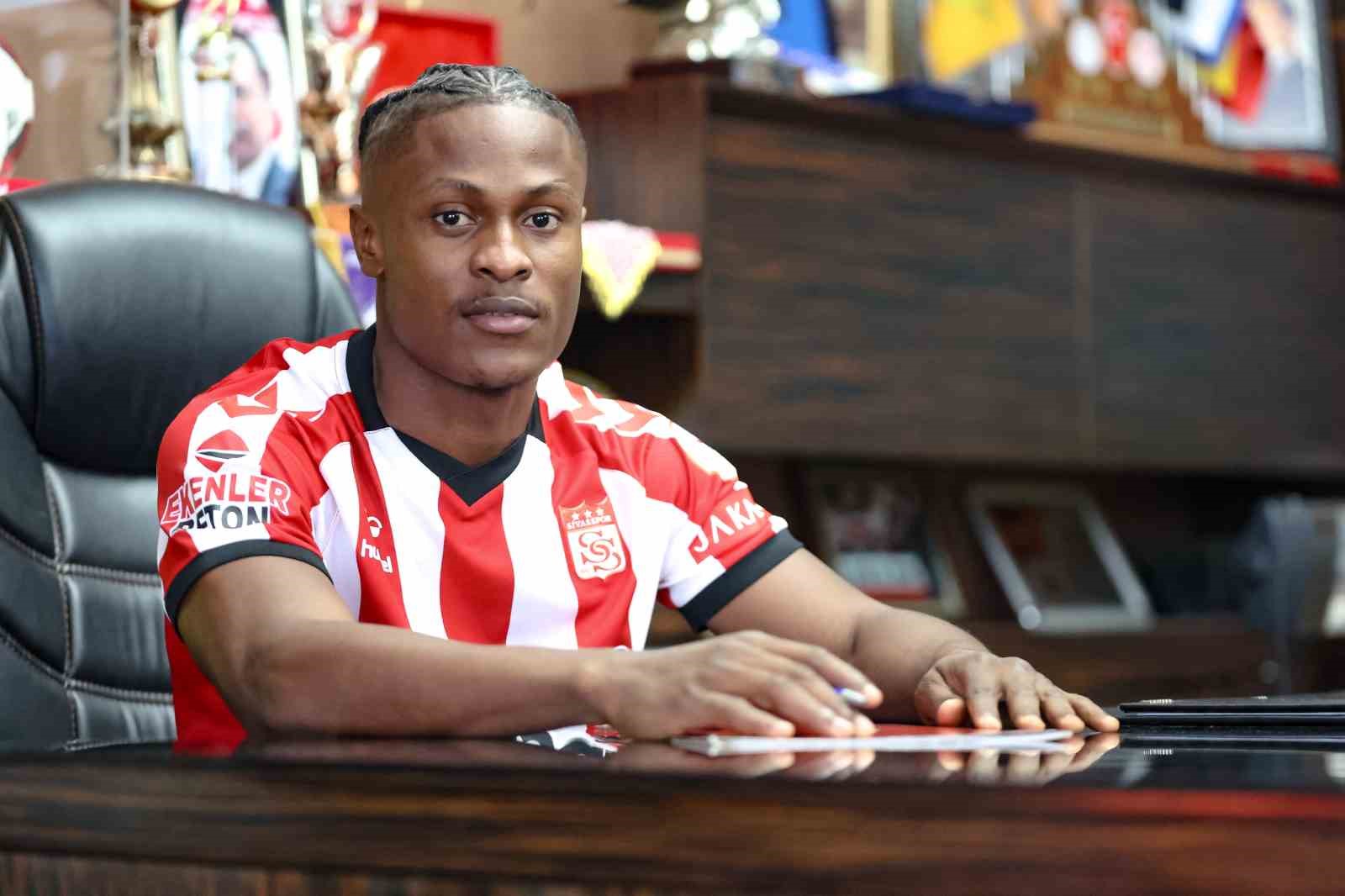 Jonathan Okoronkwo resmen Sivasspor’da
