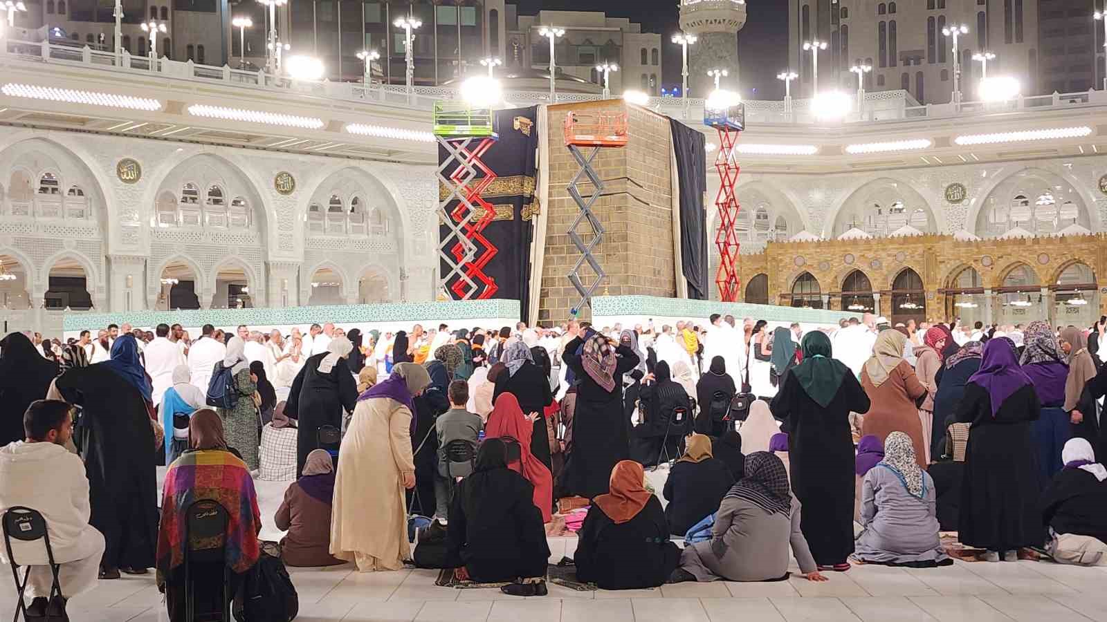 Kabe-i Muazzama duvarları bakıma alındı
