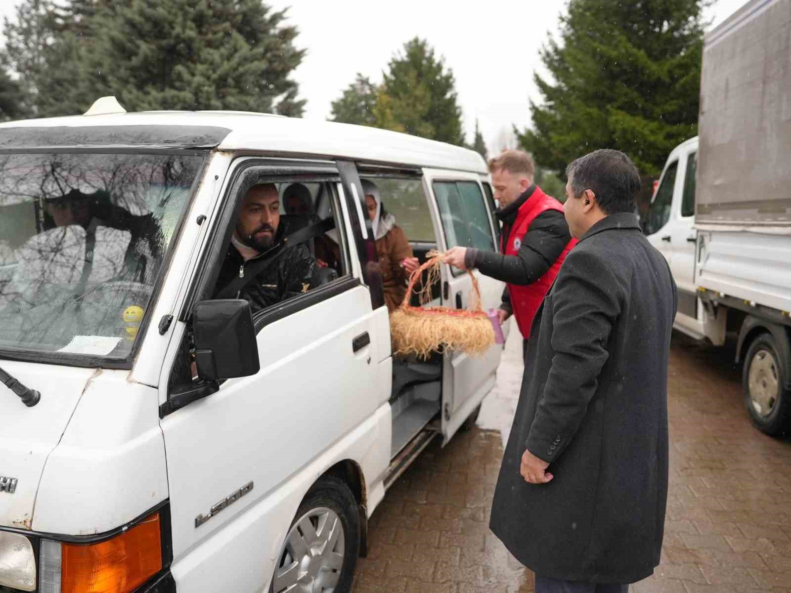 Kabir ziyaretinde bulunanlara sürpriz

