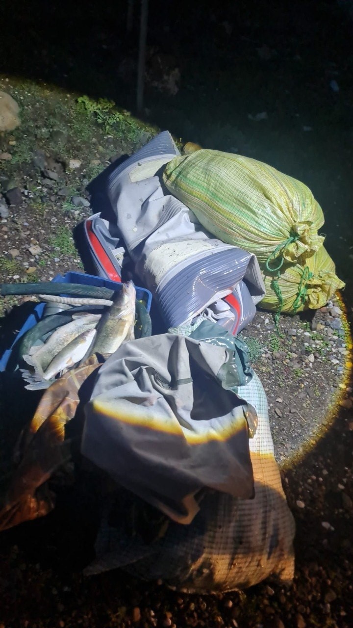 Kaçak balık avı yapan şahıslar fotokapana yakalandı
