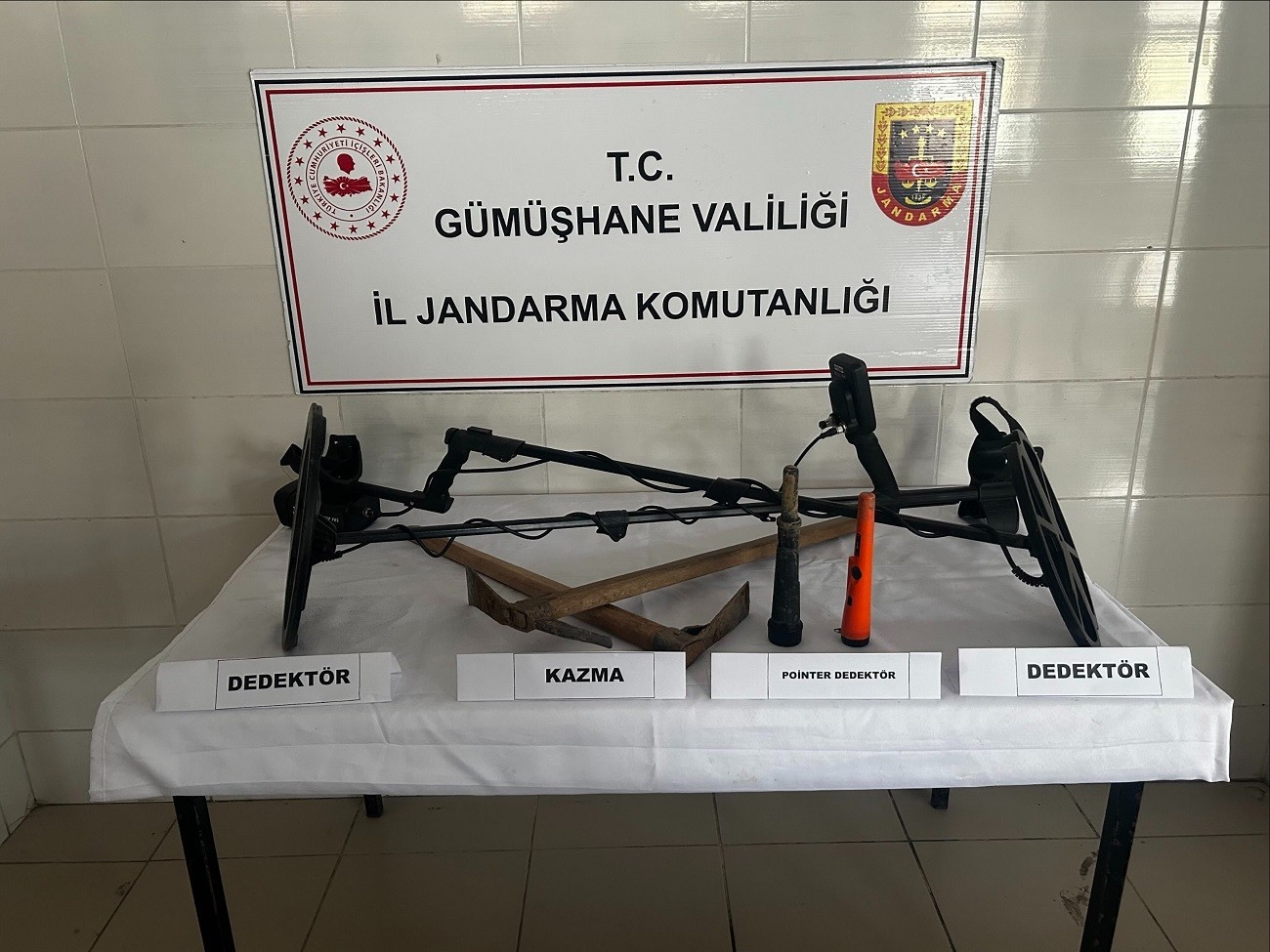 Kaçak kazı yapan 2 şüpheli suçüstü yakalandı
