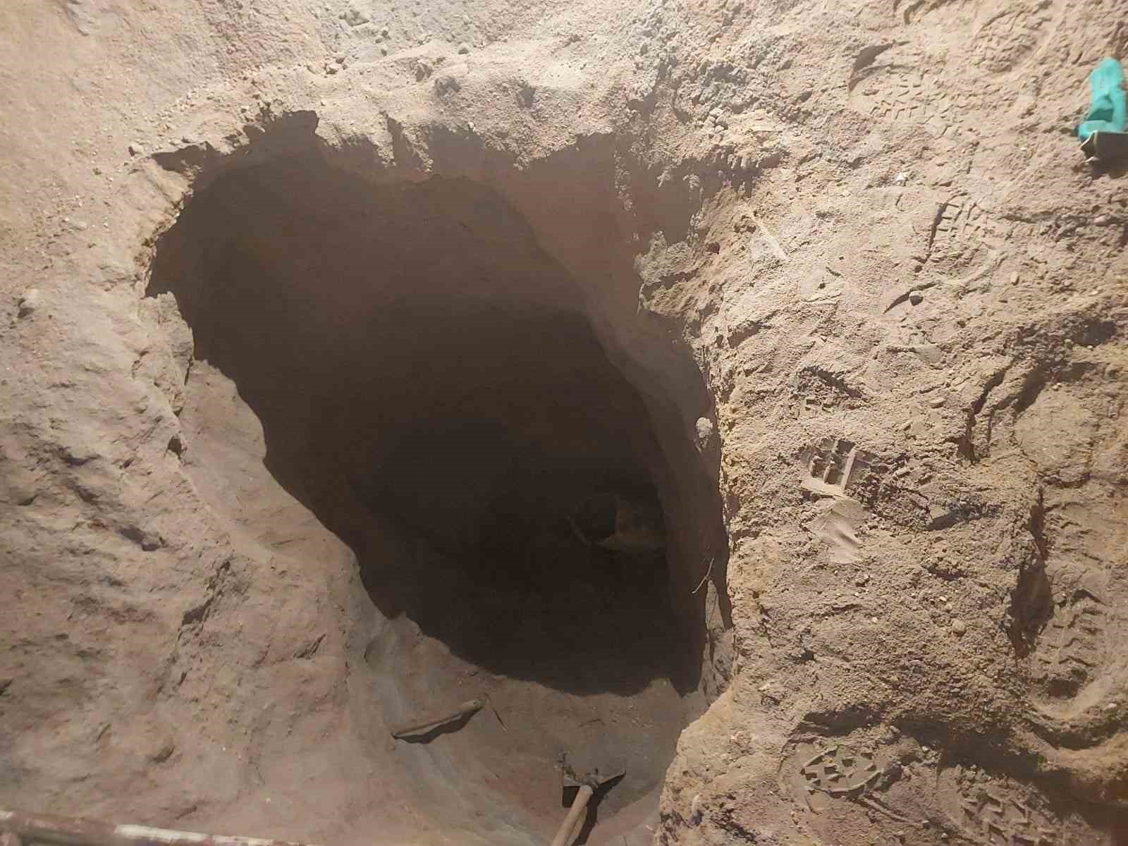 Kaçak kazı yaparken suçüstü yakalandılar
