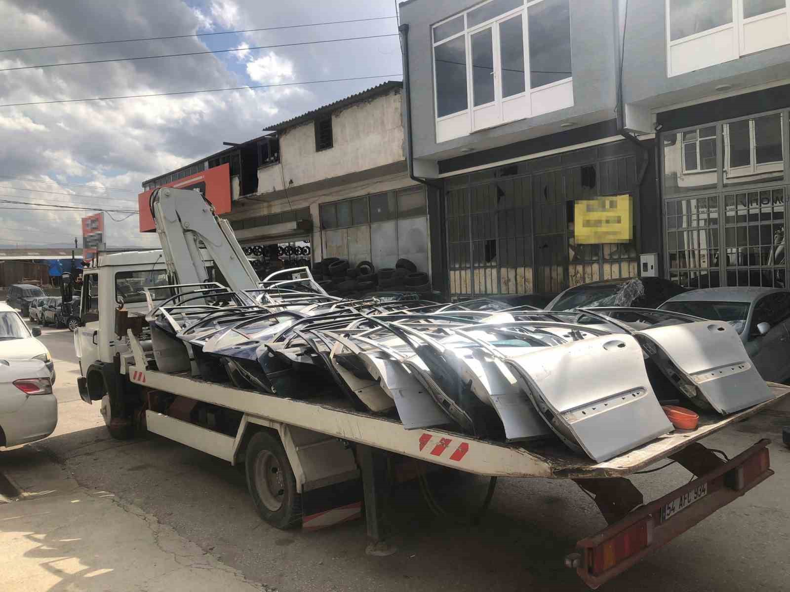 Kaçak oto parçasıyla 2 milyonluk haksız kazanç hedefleniyordu, polis "dur" dedi
