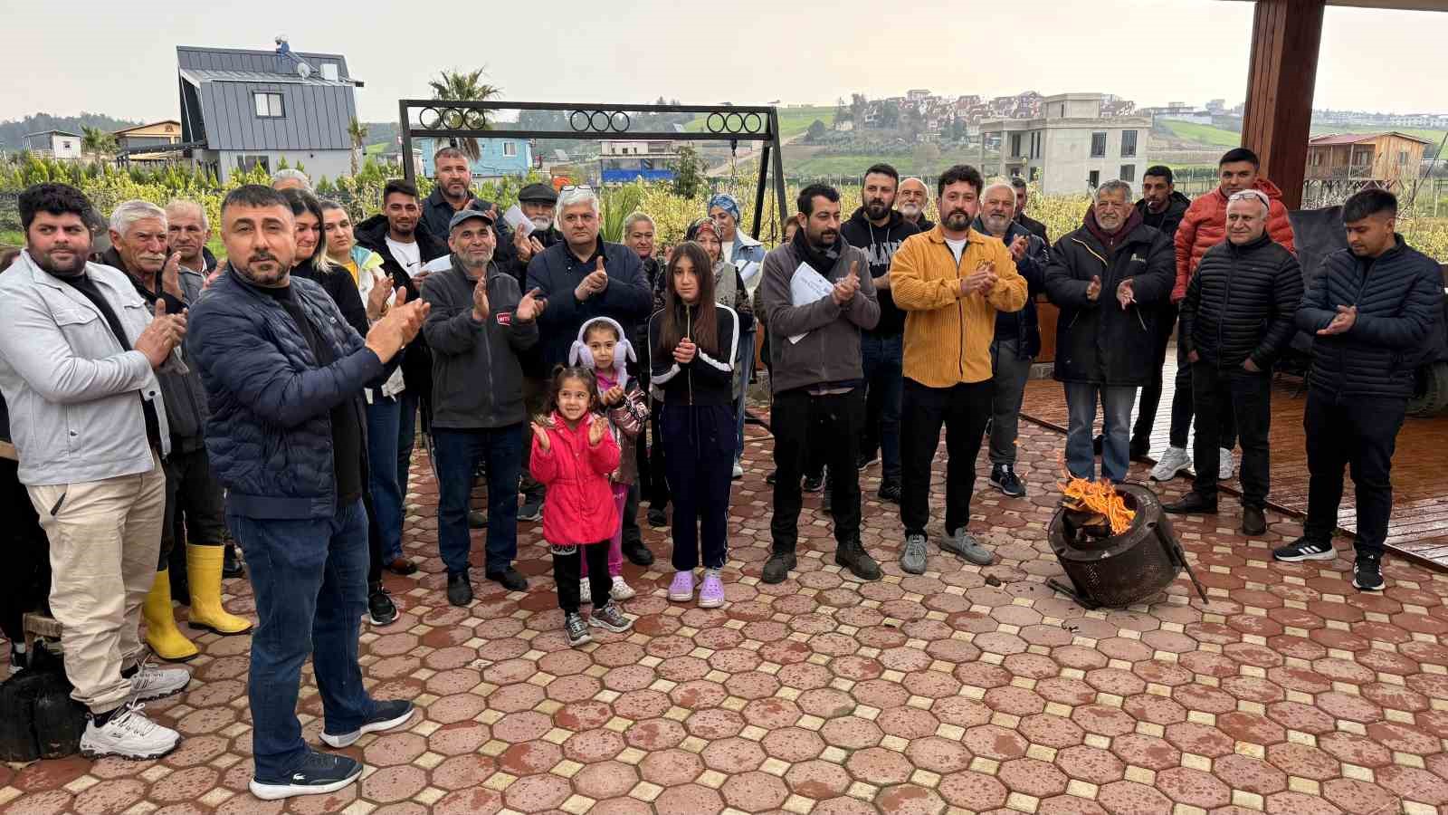 Kaçak yapı gerekçesiyle yıkım kararı verilen göl kenarındaki mahallede protesto
