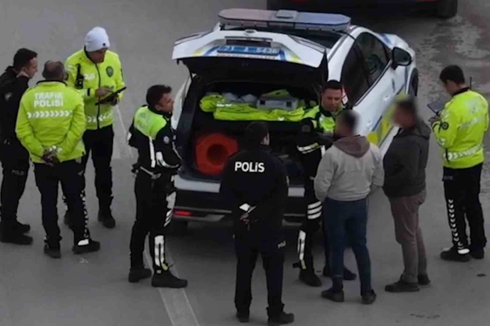 Kaçış planı işe yaramadı, koşarak araç değiştirdi yine yakalandı
