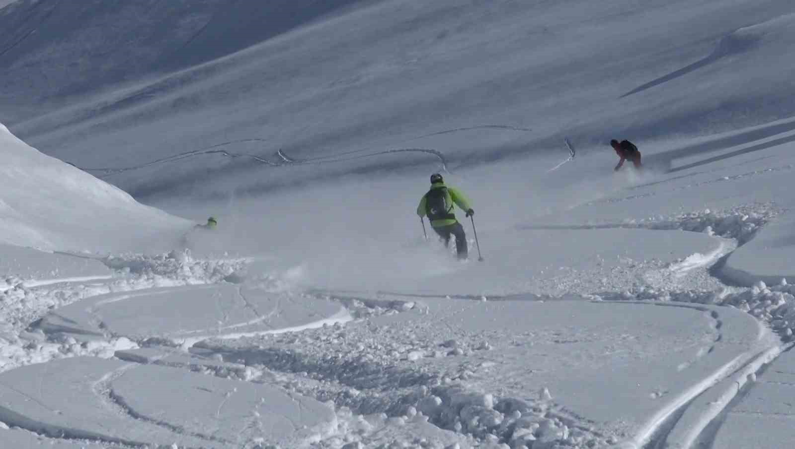 Kaçkarlar’da heliski heyecanı 21. kez başladı
Kaçkarlar’da heliski heyecanı 21. kez başladı