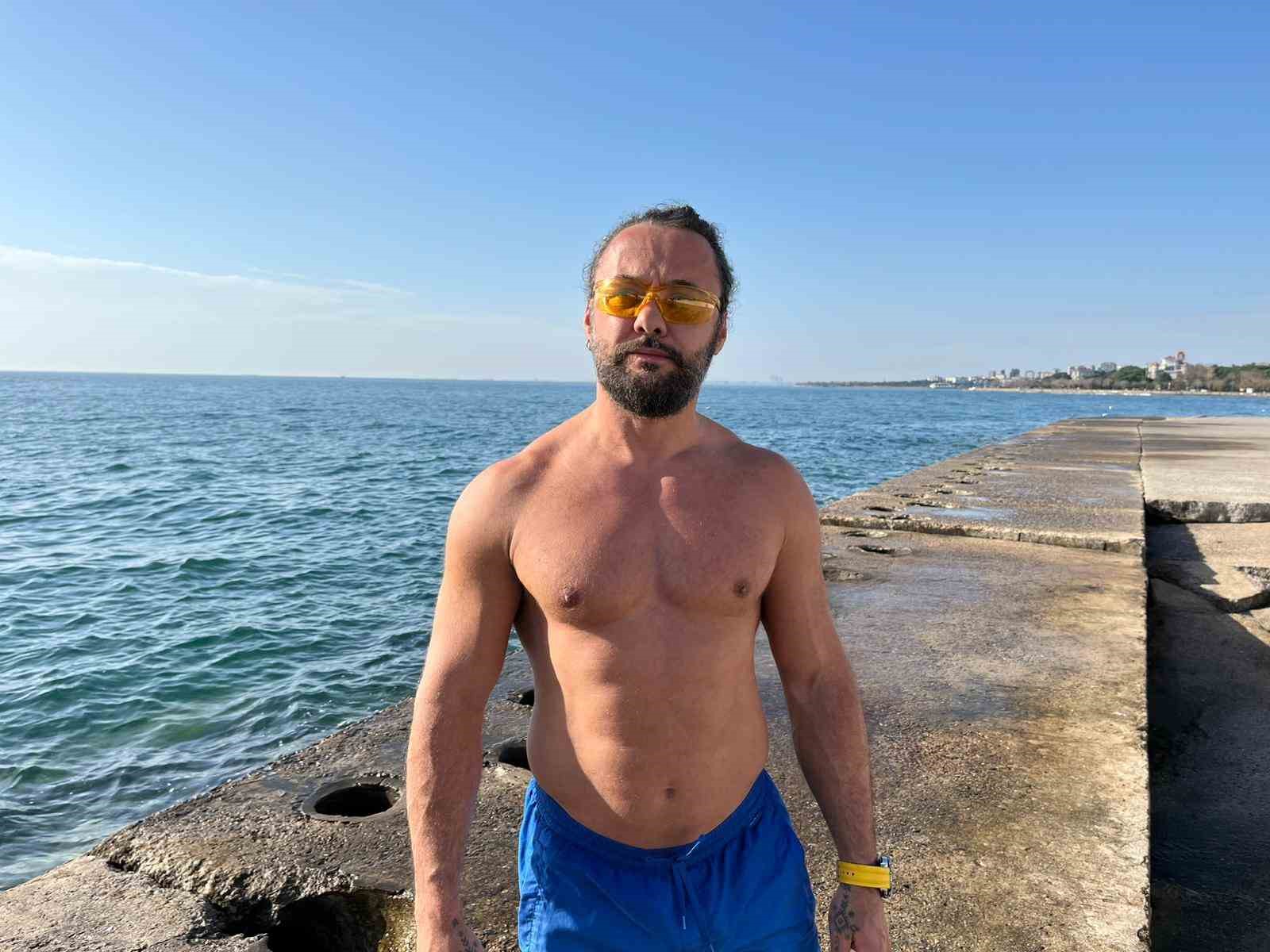 Kadıköy’de denizdeki dalgaların çarptığı 3 yüzücünün arkadaşı konuştu. "Arkadaşlarımızın amacı denize girmek değildi"
