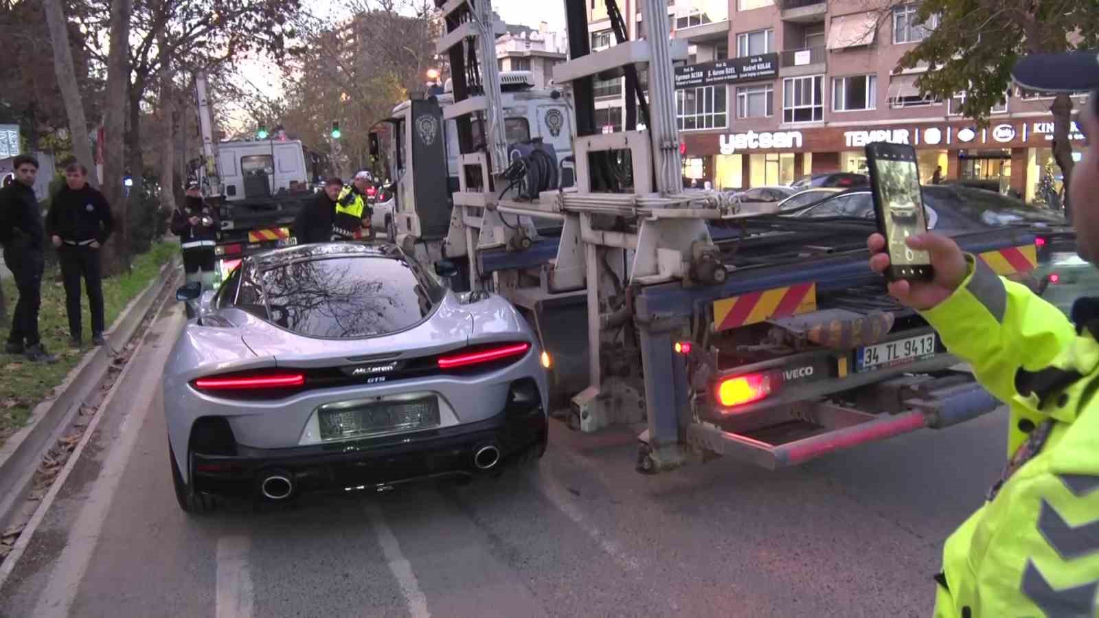 Kadıköy’de vurgun iddiasıyla gündeme gelen galeriye operasyon
