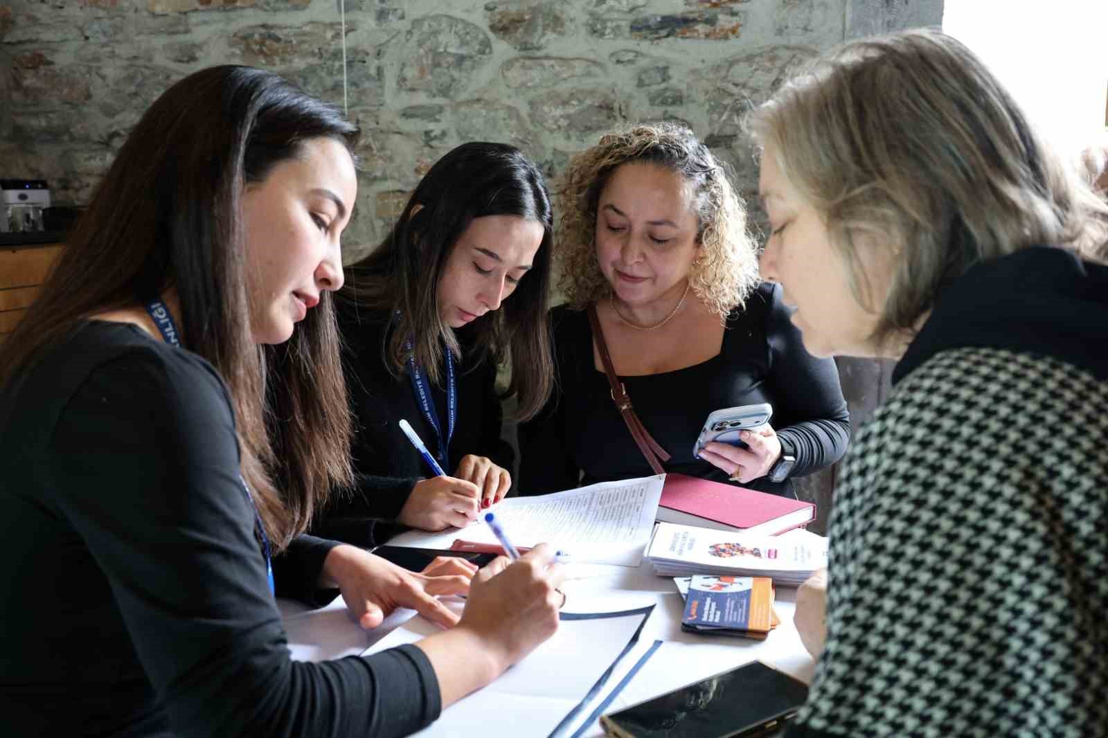 Kadın girişimciler için online ticaret semineri düzenlendi
