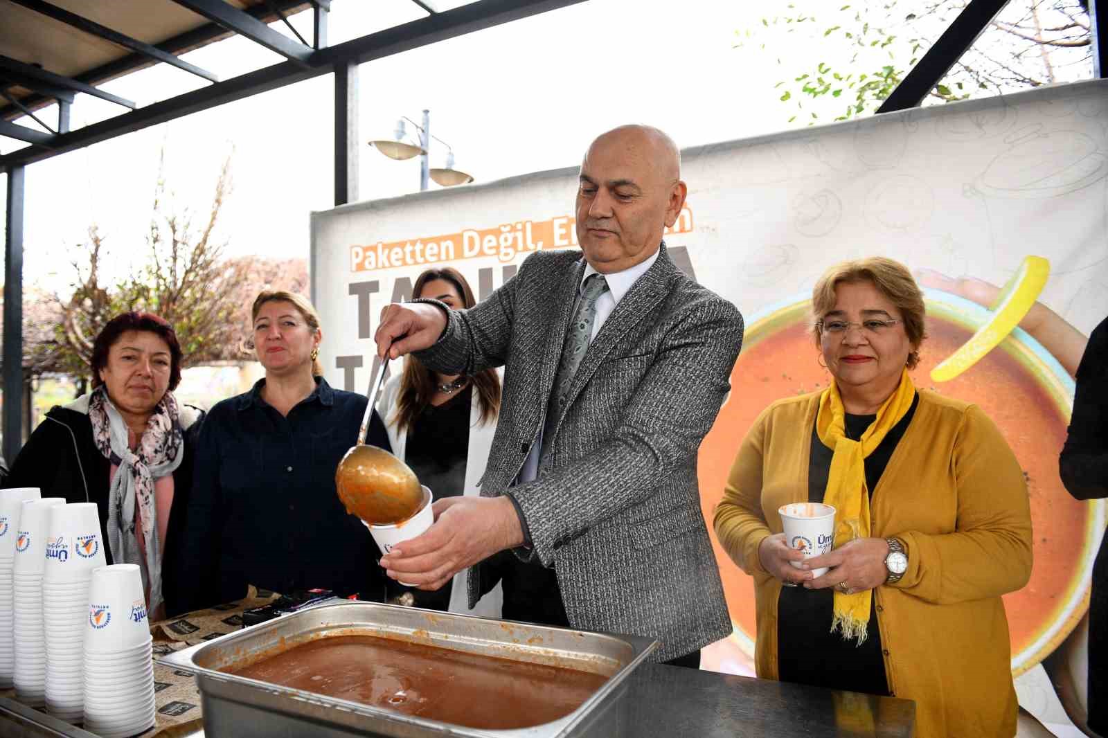 Kadın kooperatiflerinden tarhana ikramı
