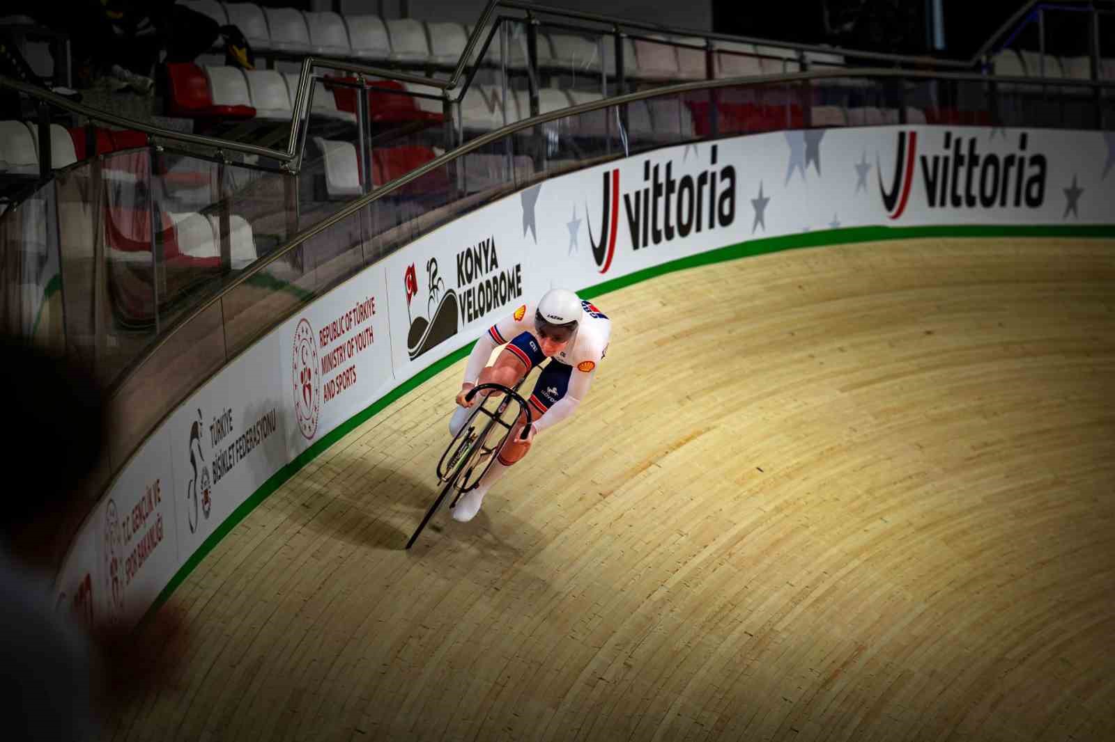 Kadınlar Bireysel Sprint Elemeleri ve Kadınlar Takım Takip kategorilerinde toplam 2 dünya rekoru kırıldı
Kadınlar Bireysel Sprint Elemeleri ve Kadınlar Takım Takip kategorilerinde toplam 2 dünya rekoru kırıldı