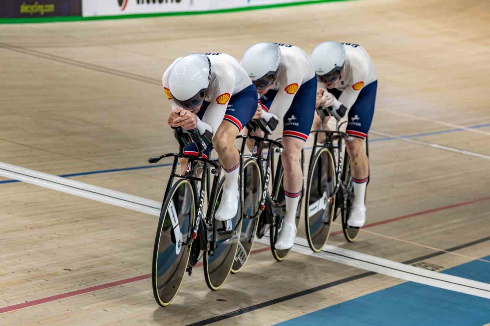 Kadınlar Bireysel Sprint Elemeleri ve Kadınlar Takım Takip kategorilerinde toplam 2 dünya rekoru kırıldı
Kadınlar Bireysel Sprint Elemeleri ve Kadınlar Takım Takip kategorilerinde toplam 2 dünya rekoru kırıldı