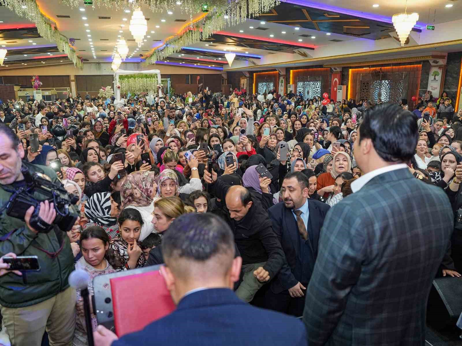 Kadınlar matinesi, Şehitkamil’e renk kattı
Kadınlar matinesi, Şehitkamil’e renk kattı