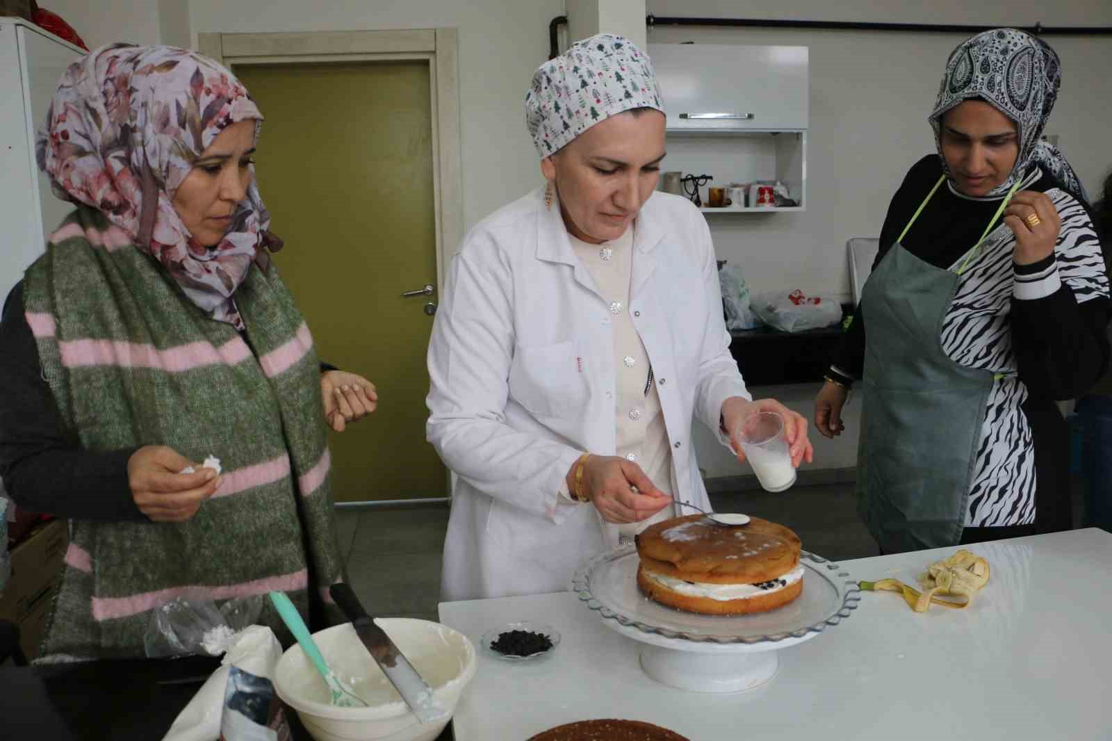 Kadınların emeği madalyayla taçlandı
