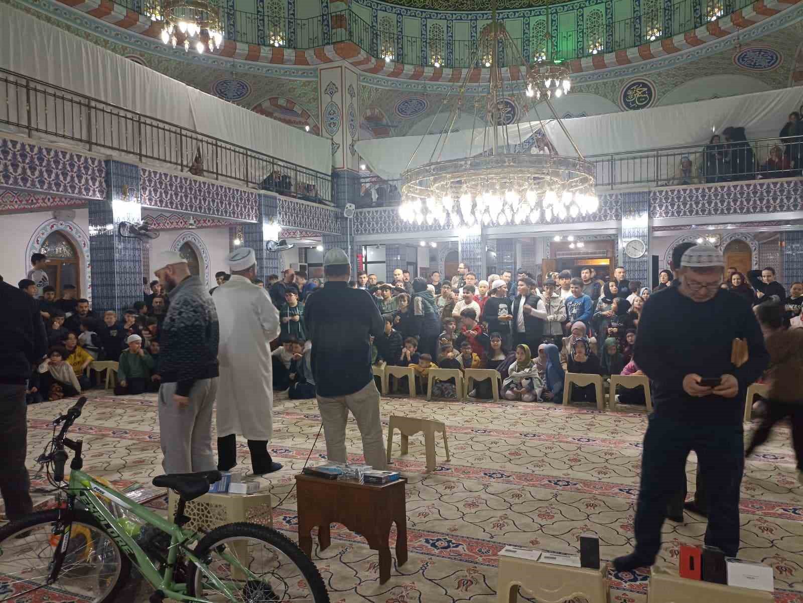 Kadir Gecesinde 271 çocukla anlamlı buluşma
