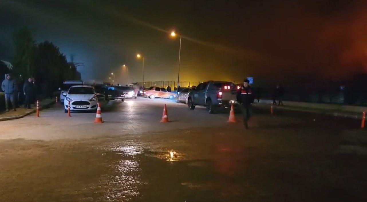 Kadirli OSB’de tavuk fabrikasında çıkan yangın sabaha karşı söndürüldü
