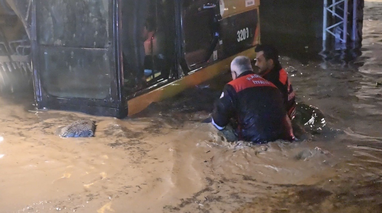 Kadirli’de sel felaketinde hayatını kaybeden 2 kişinin kimliği belli oldu
