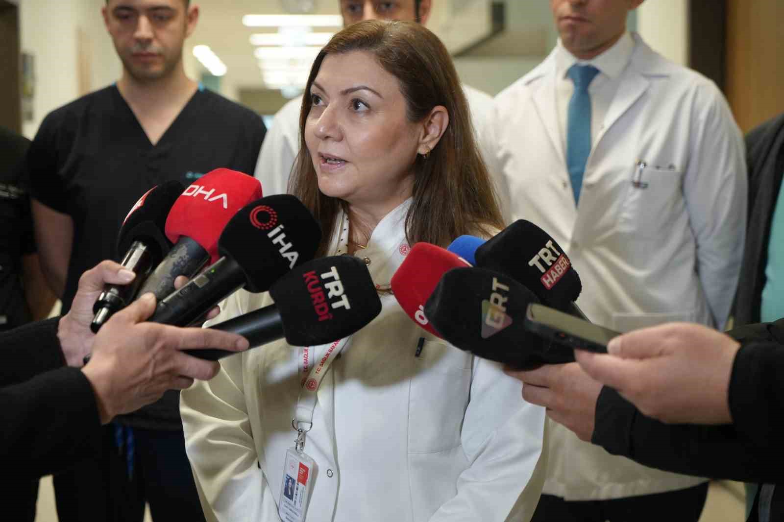 Kafasındaki nadir tümör alındı, hayata tekrar gülümsedi
