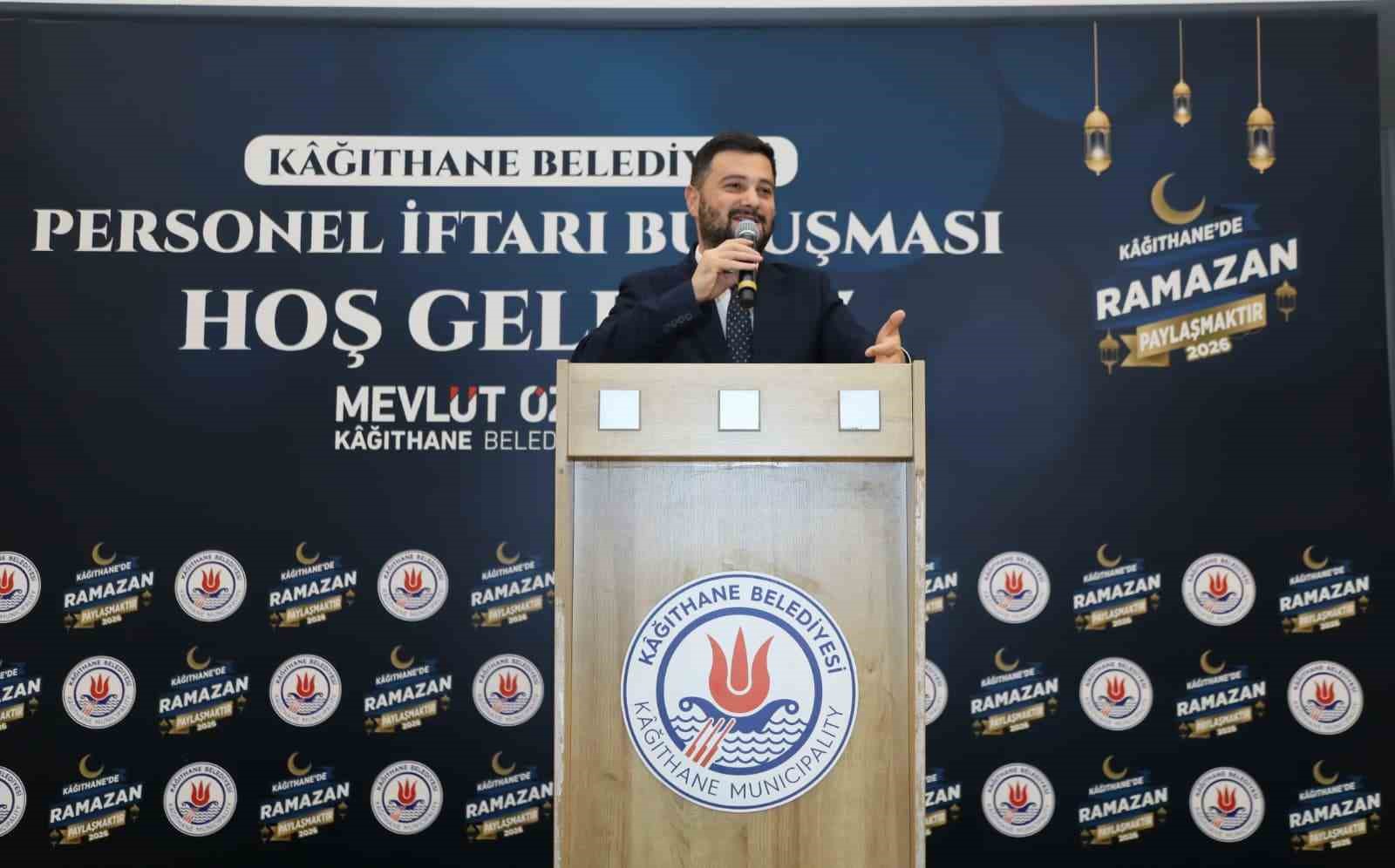 Kağıthane Belediyesi personeli geleneksel iftarda buluştu
Kağıthane Belediyesi personeli geleneksel iftarda buluştu