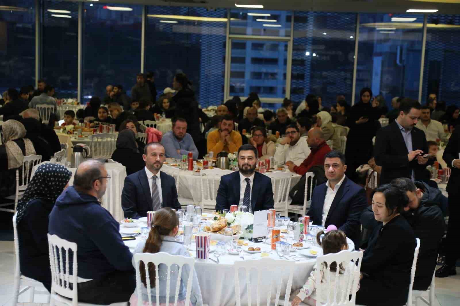 Kağıthane Belediyesi personeli geleneksel iftarda buluştu
Kağıthane Belediyesi personeli geleneksel iftarda buluştu
