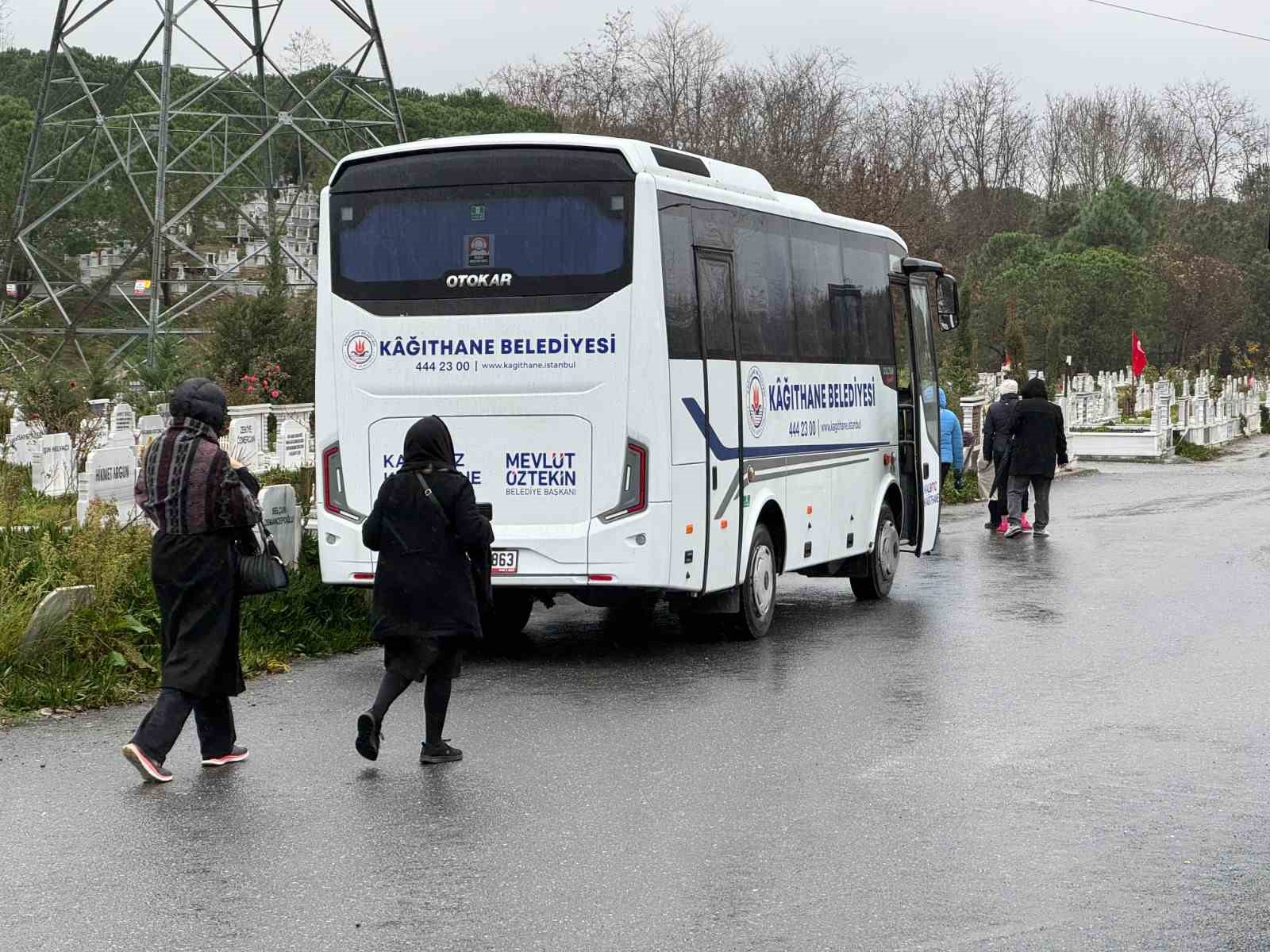 Kağıthane Belediyesinden mezarlık ziyaretlerine düzenli servis
