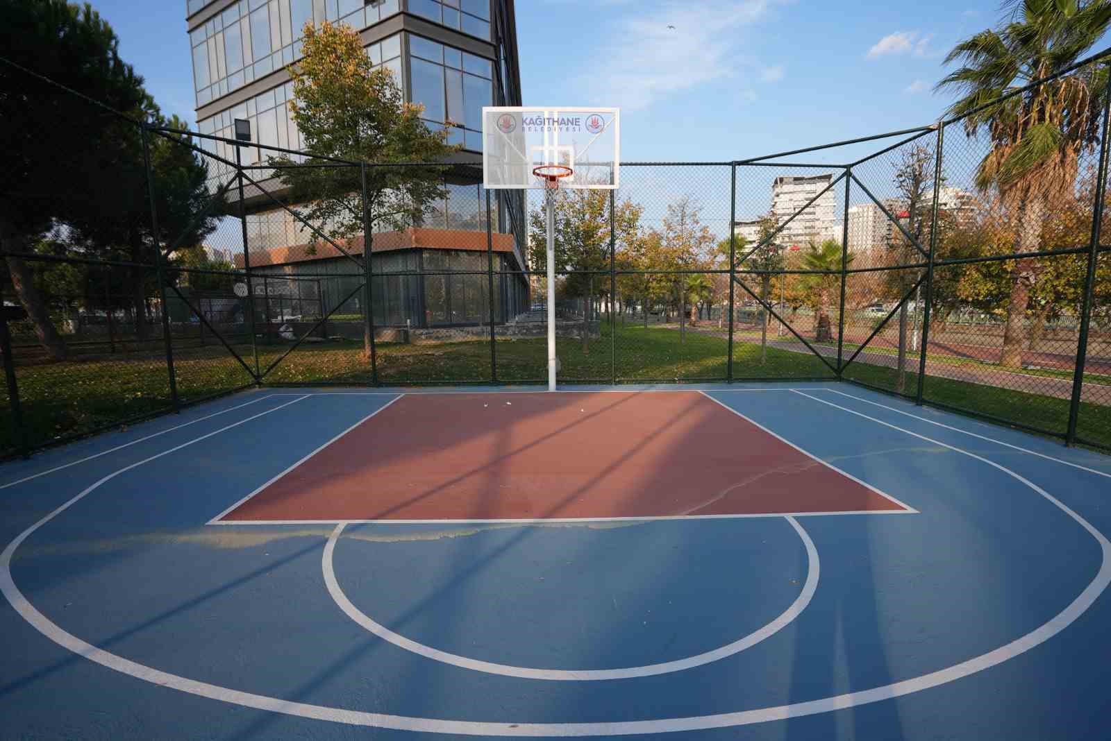 Kağıthane’de gençler için kültürel ve sportif faaliyet programları sürdürülüyor
