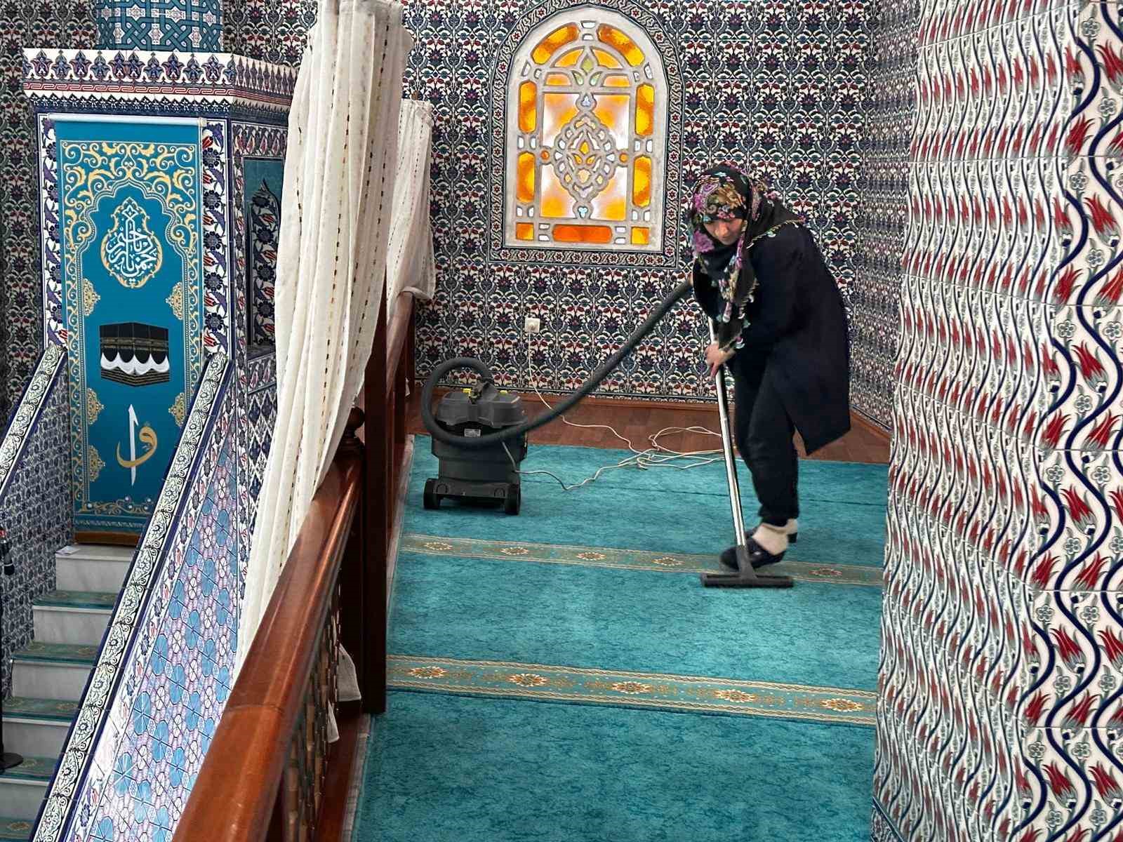 Kağıthane’de ibadethaneler Ramazan’a hazır
