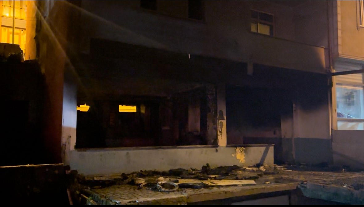 Kağıthane’de metruk binada şüpheli yangın
