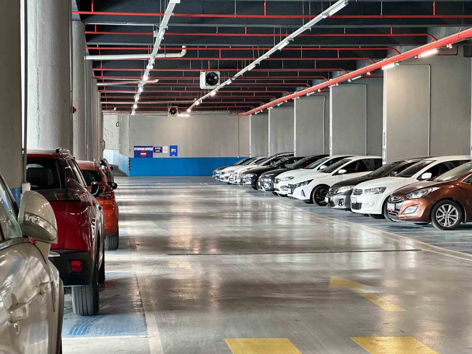 Kağıthane’de otopark kapasitesi yeni projelerle artırılıyor
Kağıthane’de otopark kapasitesi yeni projelerle artırılıyor