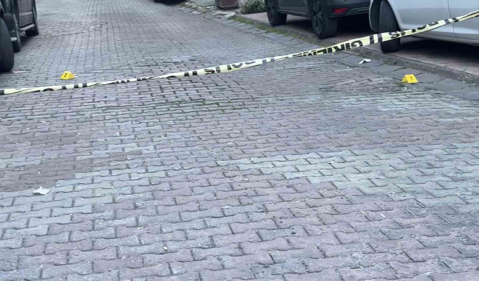 Kağıthane’de polis kendine saldıran gençler kaçınca havaya uyarı ateşi açtı
