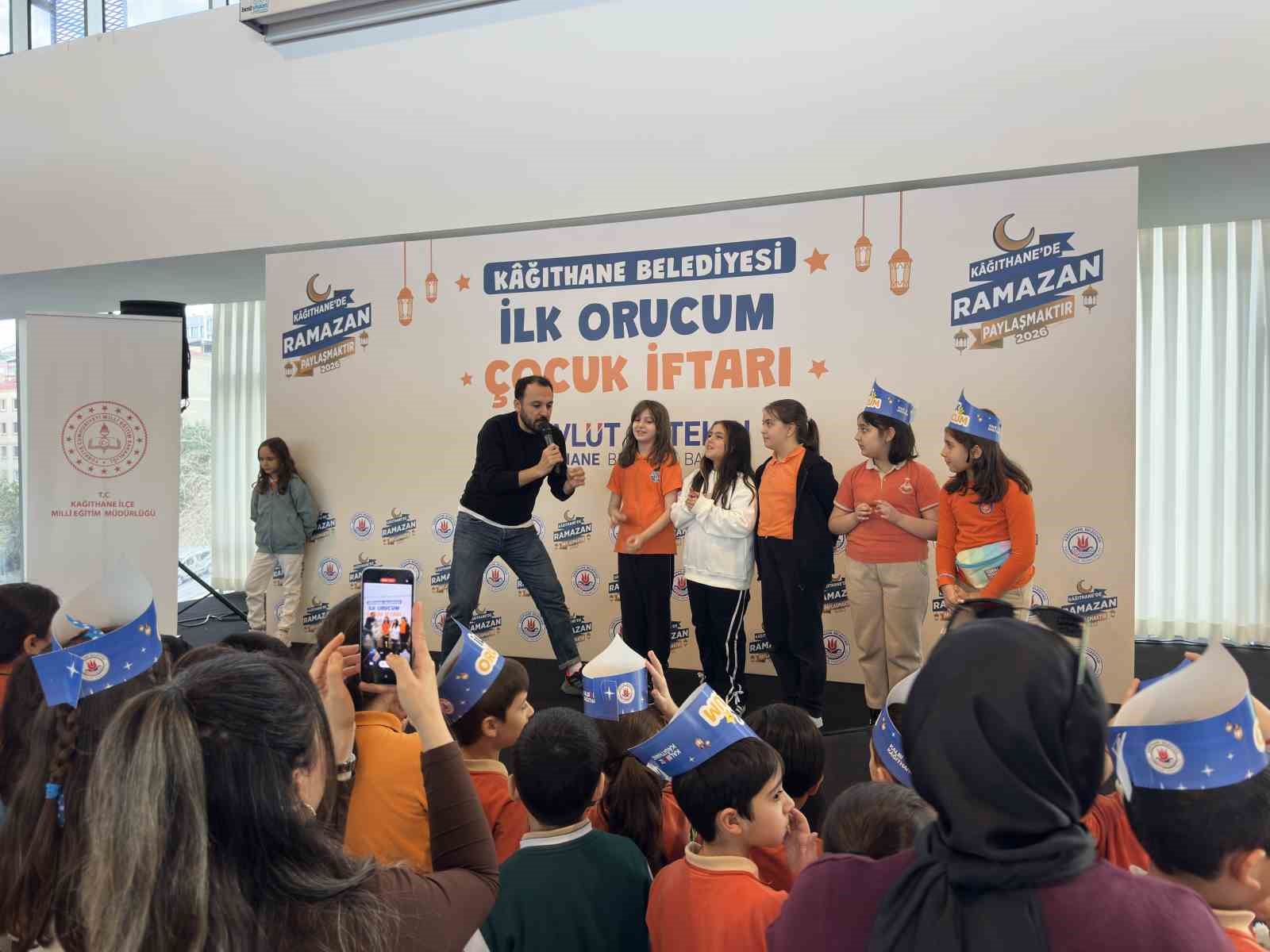 Kağıthane’de Ramazan’ın ilk iftarı miniklerle yapıldı
Kağıthane’de Ramazan’ın ilk iftarı miniklerle yapıldı