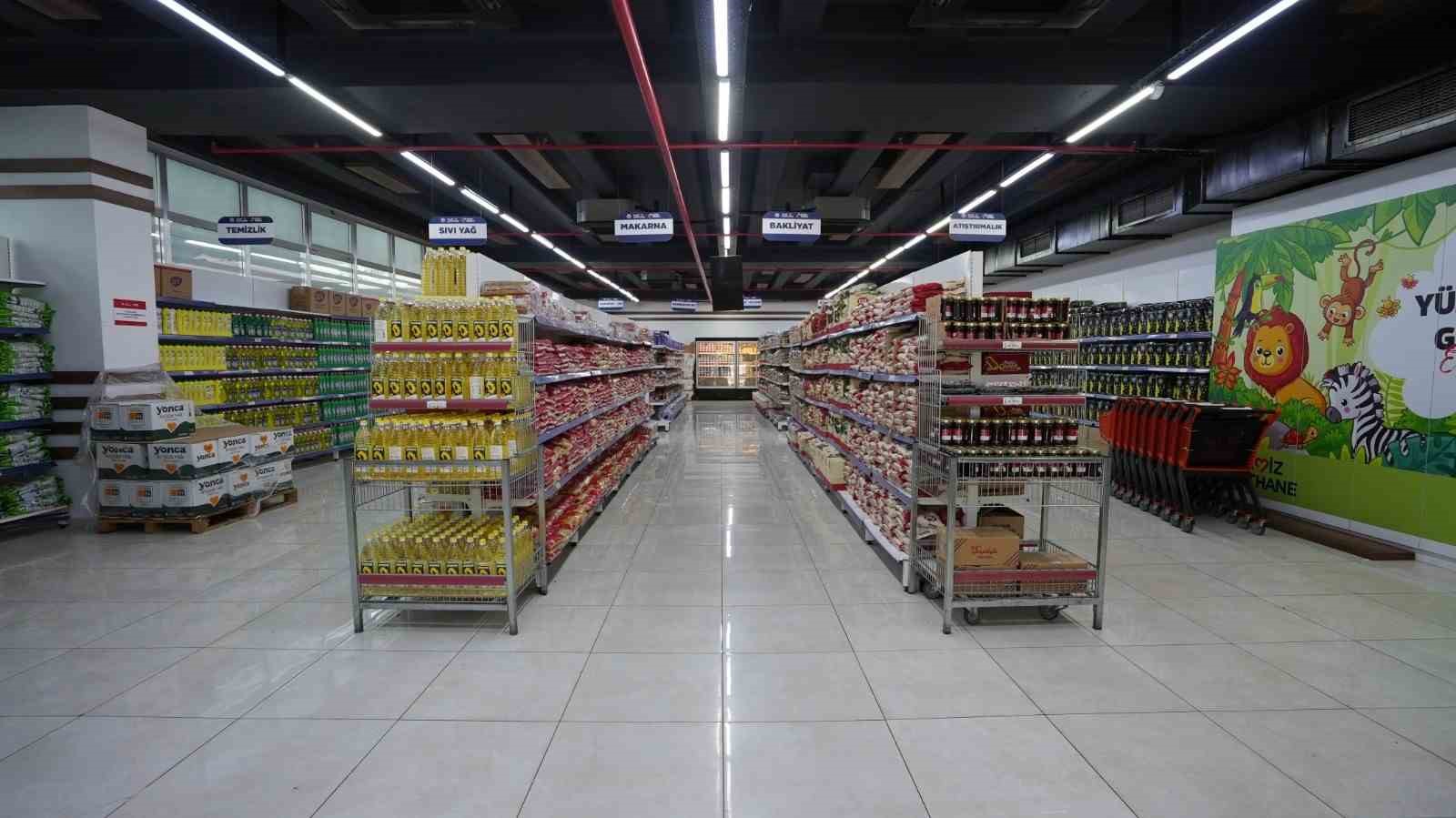 Kağıthane’de sosyal destek elden gönüle büyüyor
