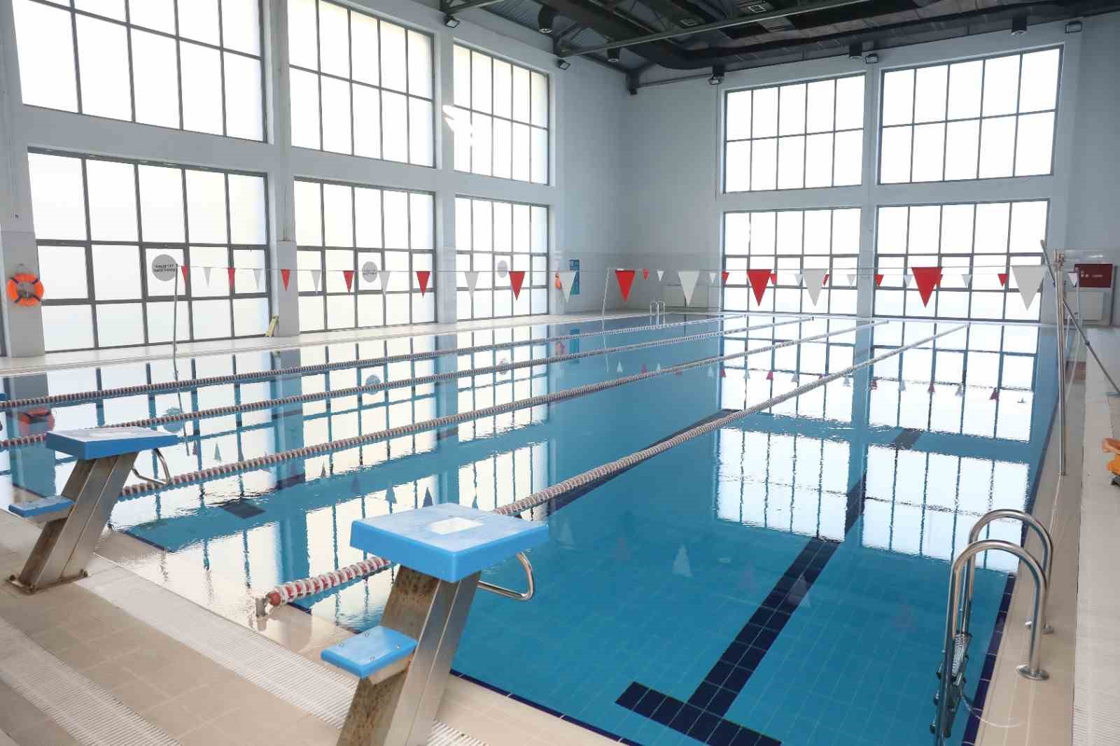 Kağıthane’de yetişkinlere yönelik yüzme ve fitness kurslarında yeni dönem başladı
