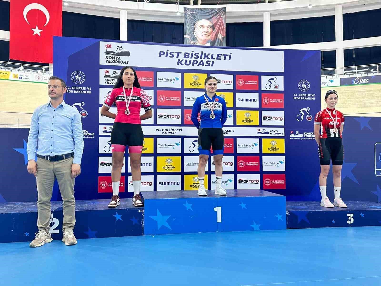 Kağıtspor’dan 471 madalyalık başarı
