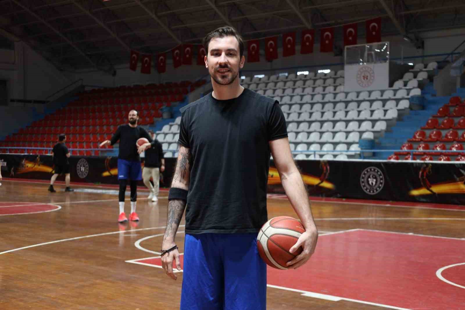 Kağıtsporlu basketbolcular Süper Lig hedefine odaklandı
