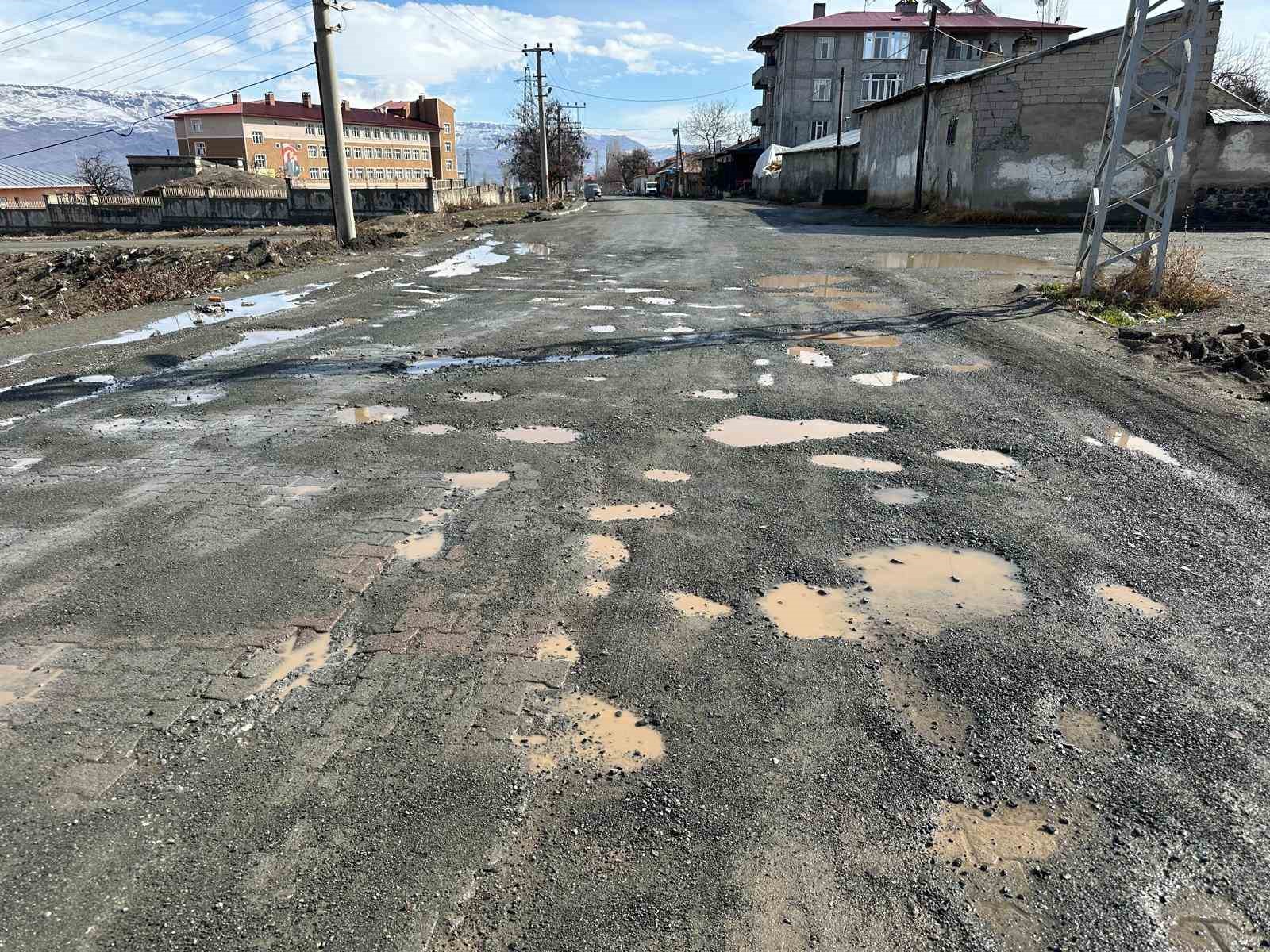 Kağızman’da yol çilesi yıllardır çözüme kavuşmadı
