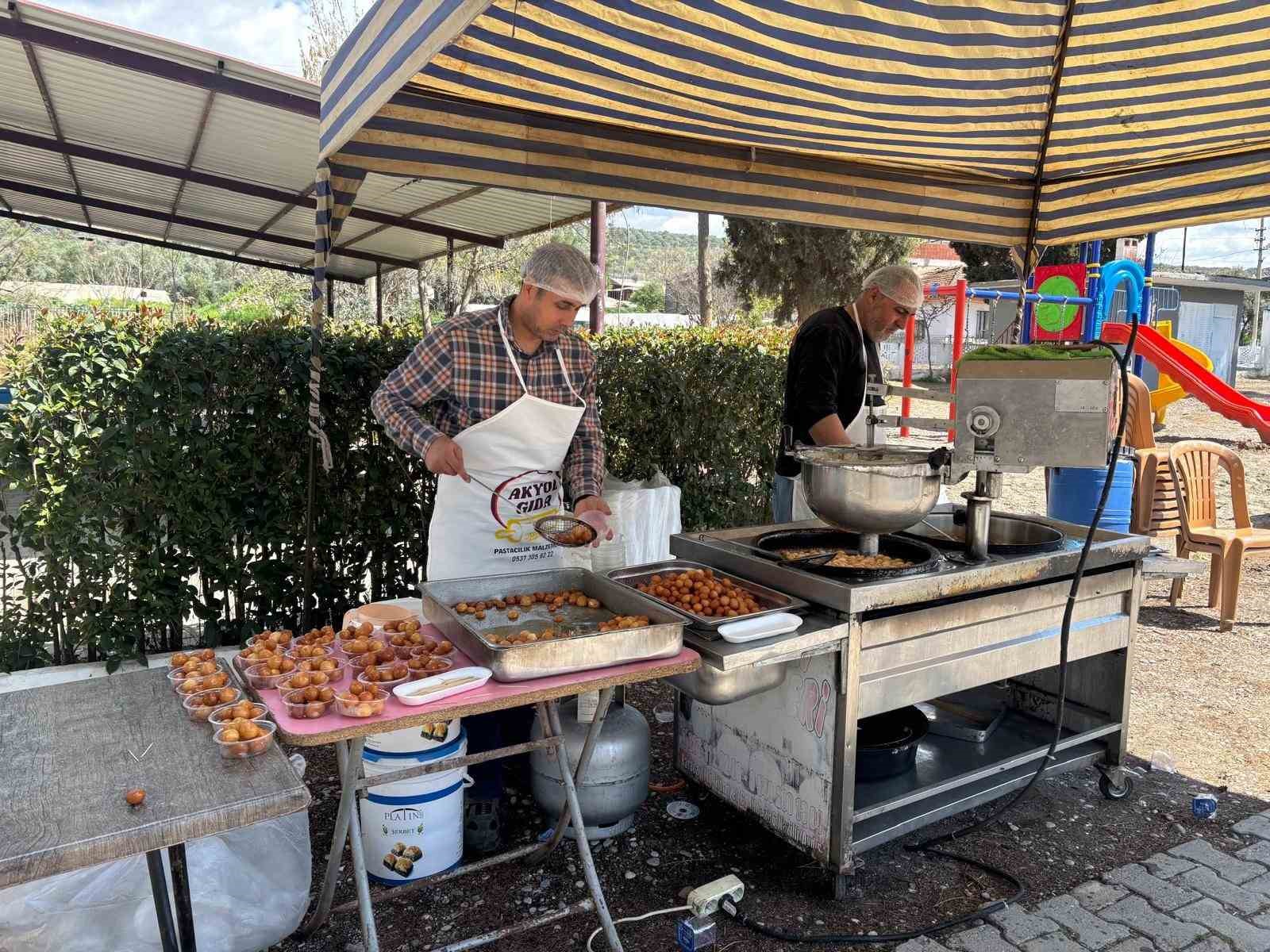 Kahraman öğretmen okulunda gözyaşları ile anıldı
