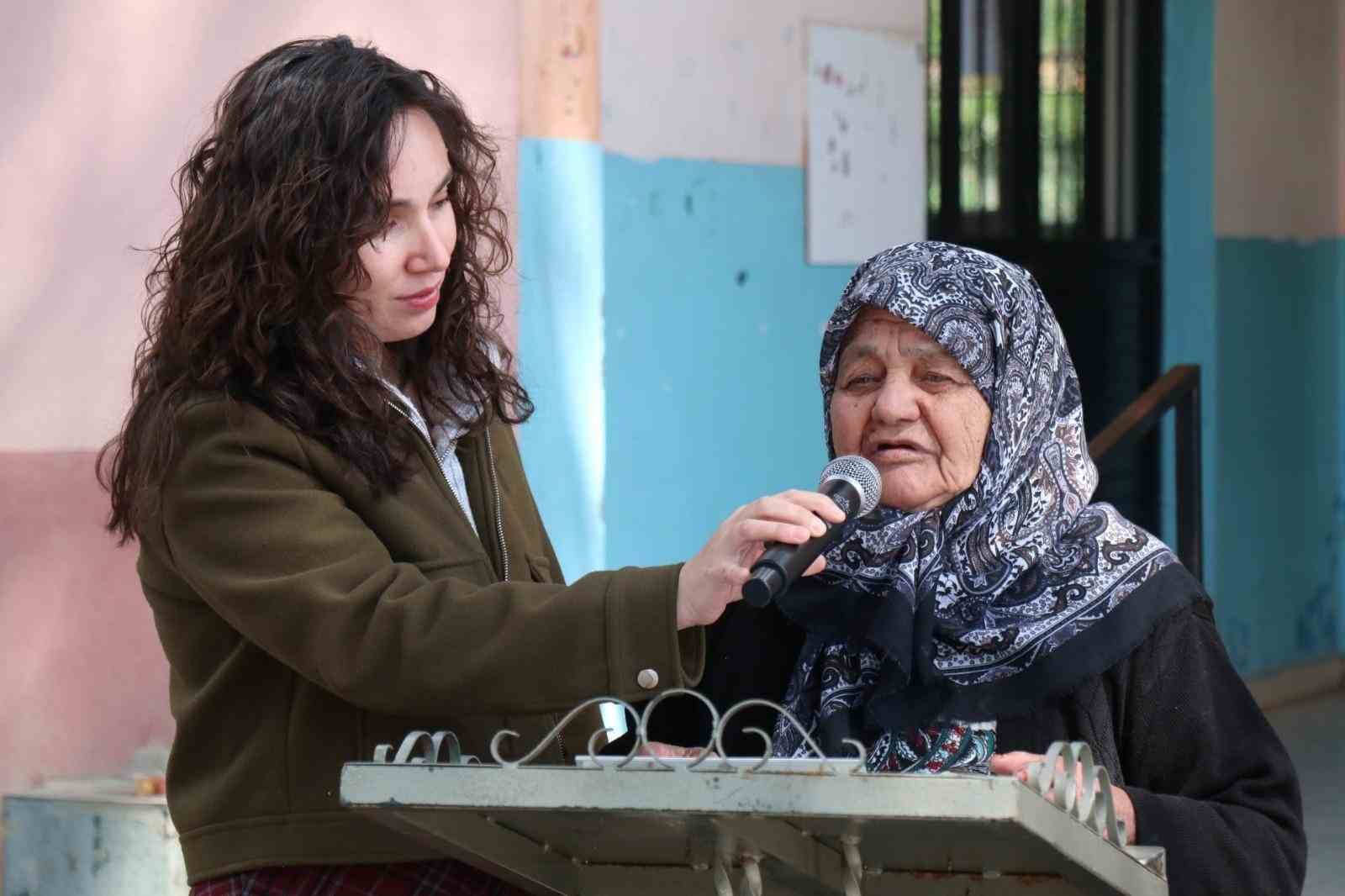 Kahraman öğretmen okulunda gözyaşları ile anıldı

