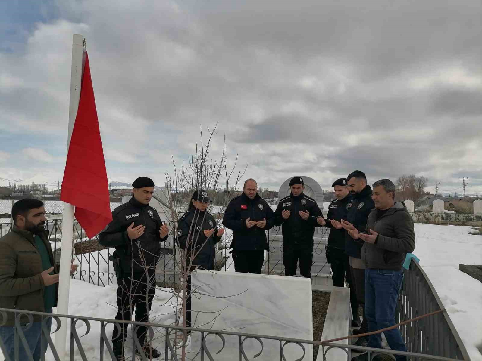 Kahraman şehitlerimizin aziz hatırasına sahip çıktılar
