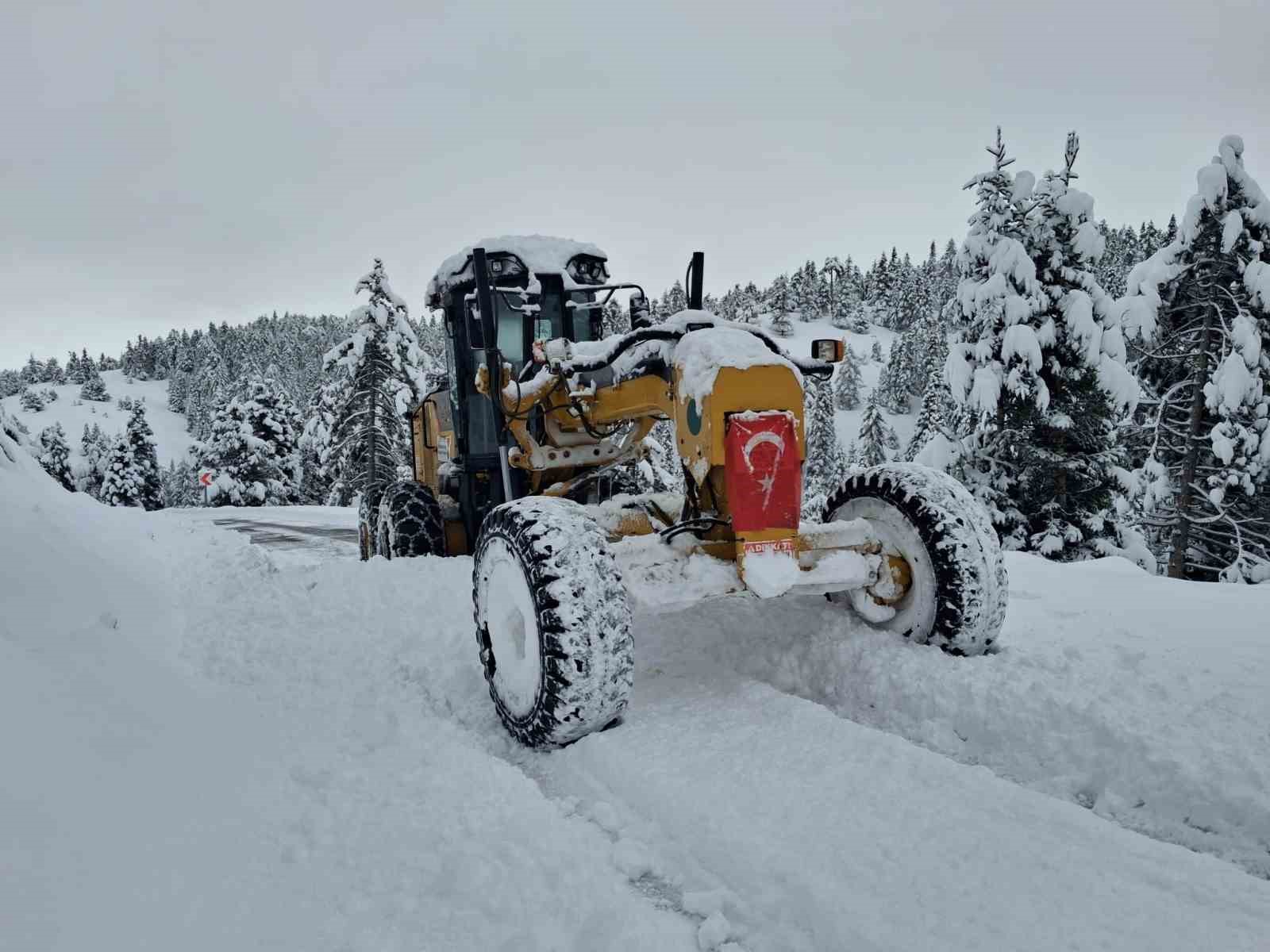 Kahramanmaraş ilçelerinde kar temizliği
Kahramanmaraş ilçelerinde kar temizliği